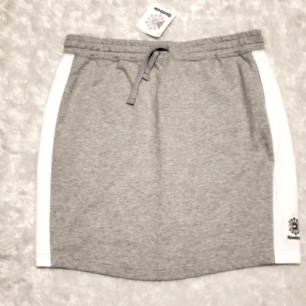 Reebox  Classic Skirt Gray and White Size L